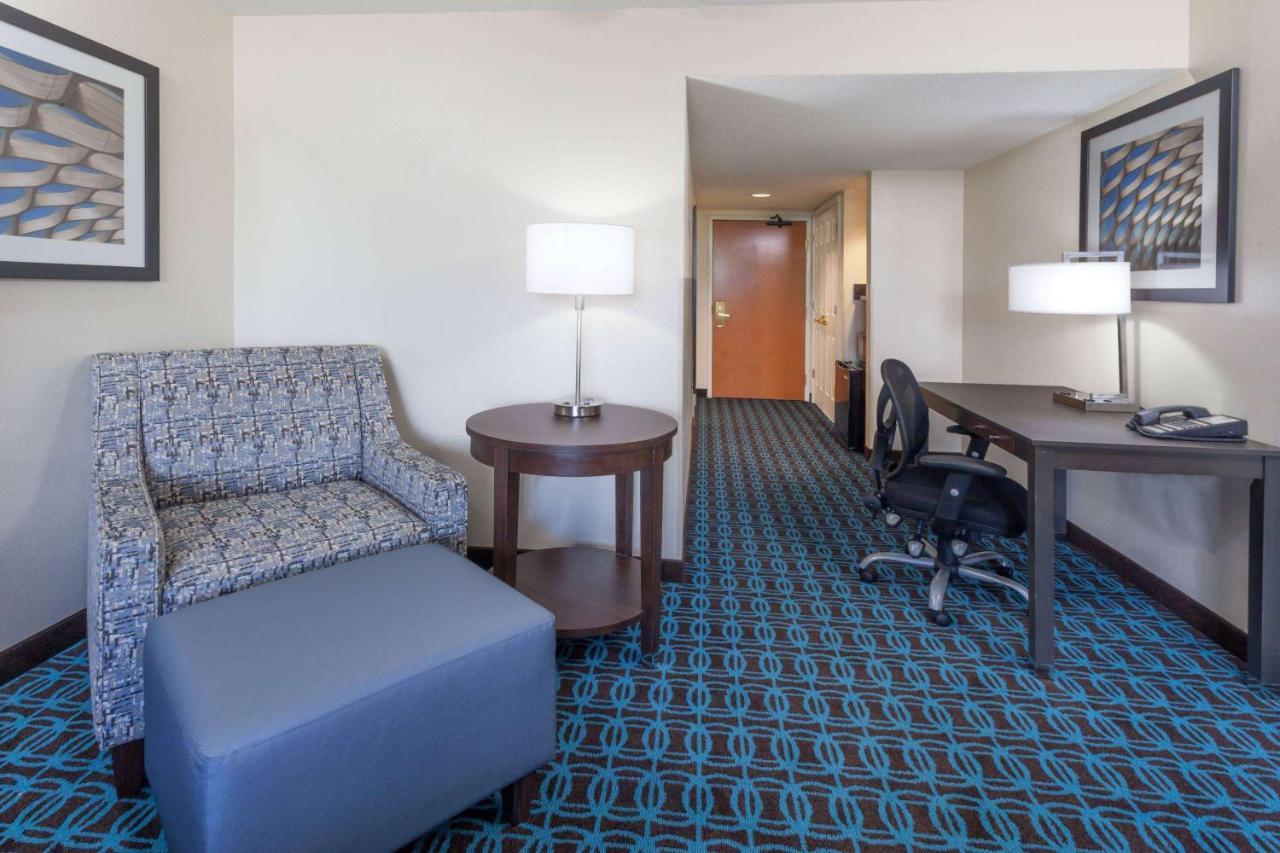 Hotel Wingate By Wyndham Chicago Schaumburg Exterior foto